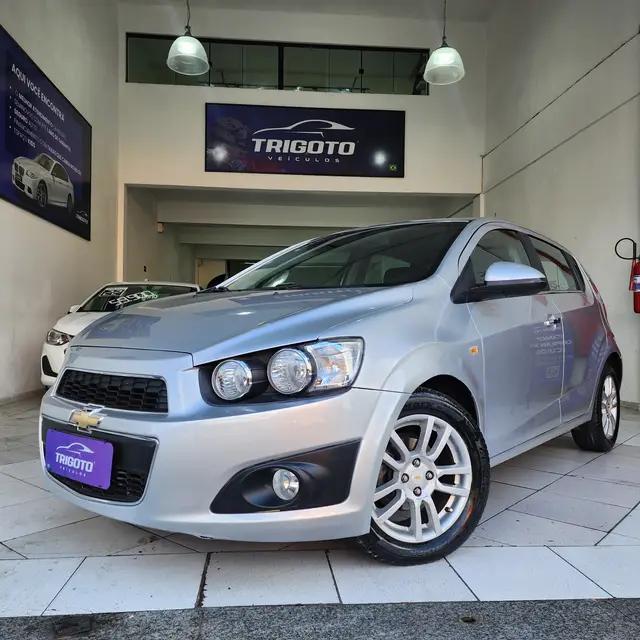 Carro Chevrolet Sonic 2012 Hatch LTZ (Aut)