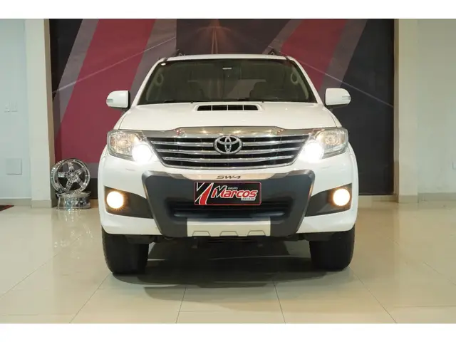 Carro Toyota SW4 2015 Hilux  3.0 TDI 4x4 SRV 7L