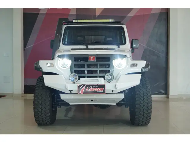 Carro Troller T4 2010 4x4 3.0 TB Int. Cap. Rígida Diesel