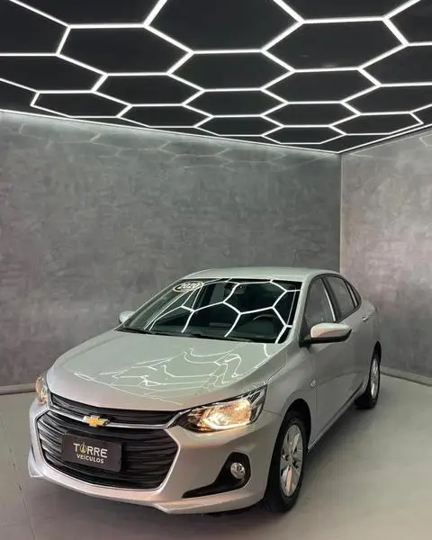 Carro Chevrolet Onix Plus 2020 1.0 LT (Flex)