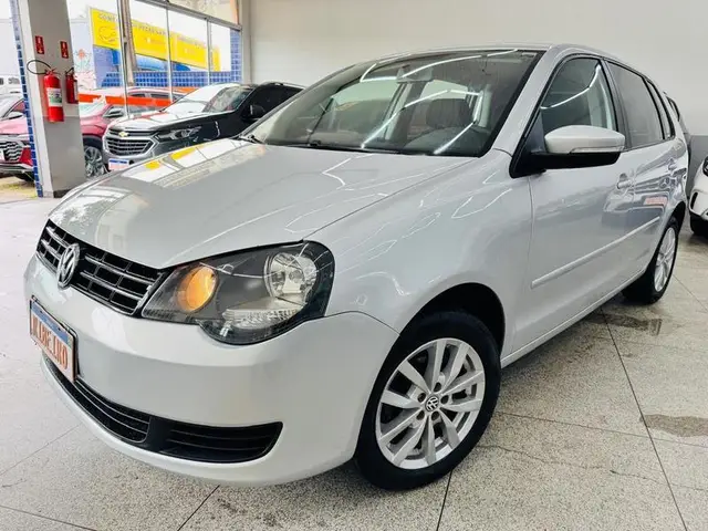 Carro Volkswagen Polo 2014 Hatch 1.6 VHT Total Flex
