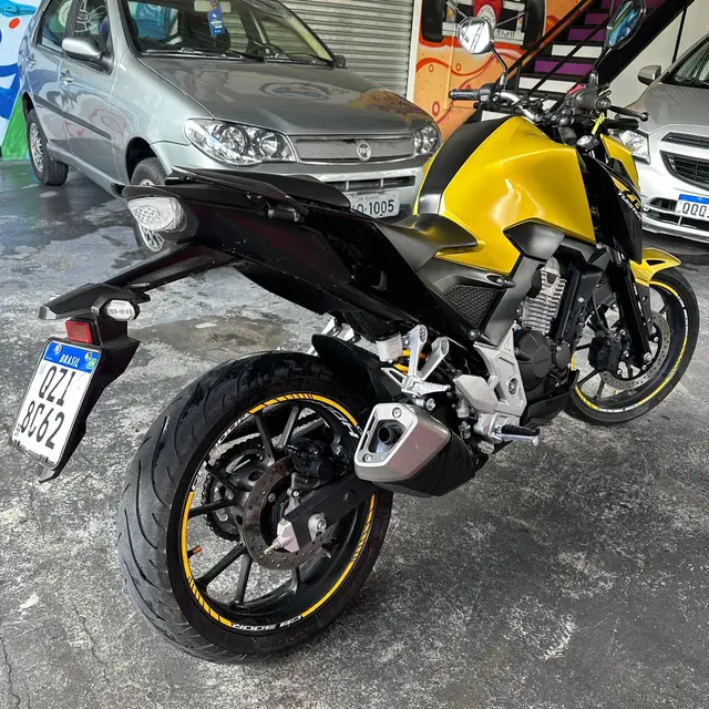 Moto Honda CB 300F Twister 2023 Standard