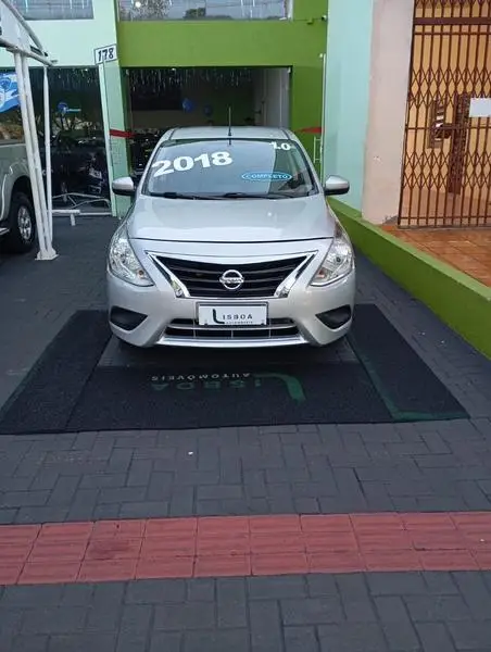 Carro Nissan Versa 2018 1.0 12V (Flex)