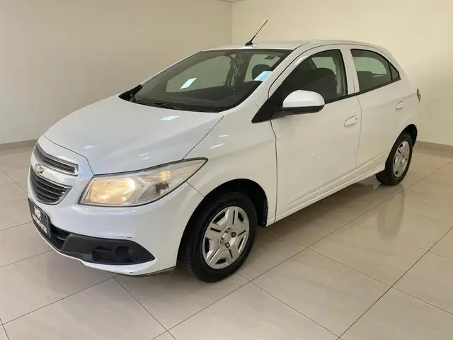 Carro Chevrolet Onix 2014 1.0 LT SPE/4