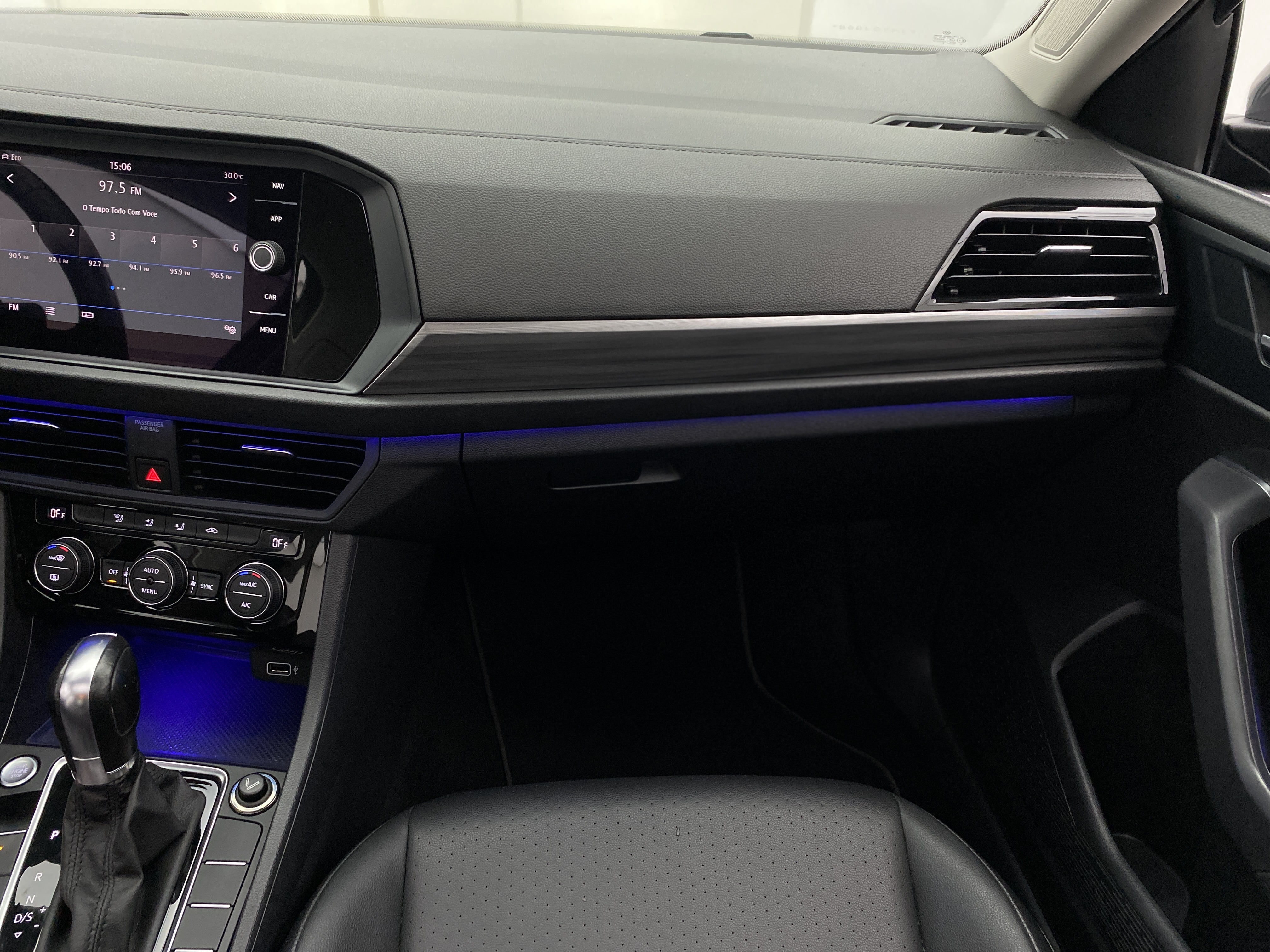 VW - Volkswagen-Jetta-1.4 TSI Comfortline Tiptronic