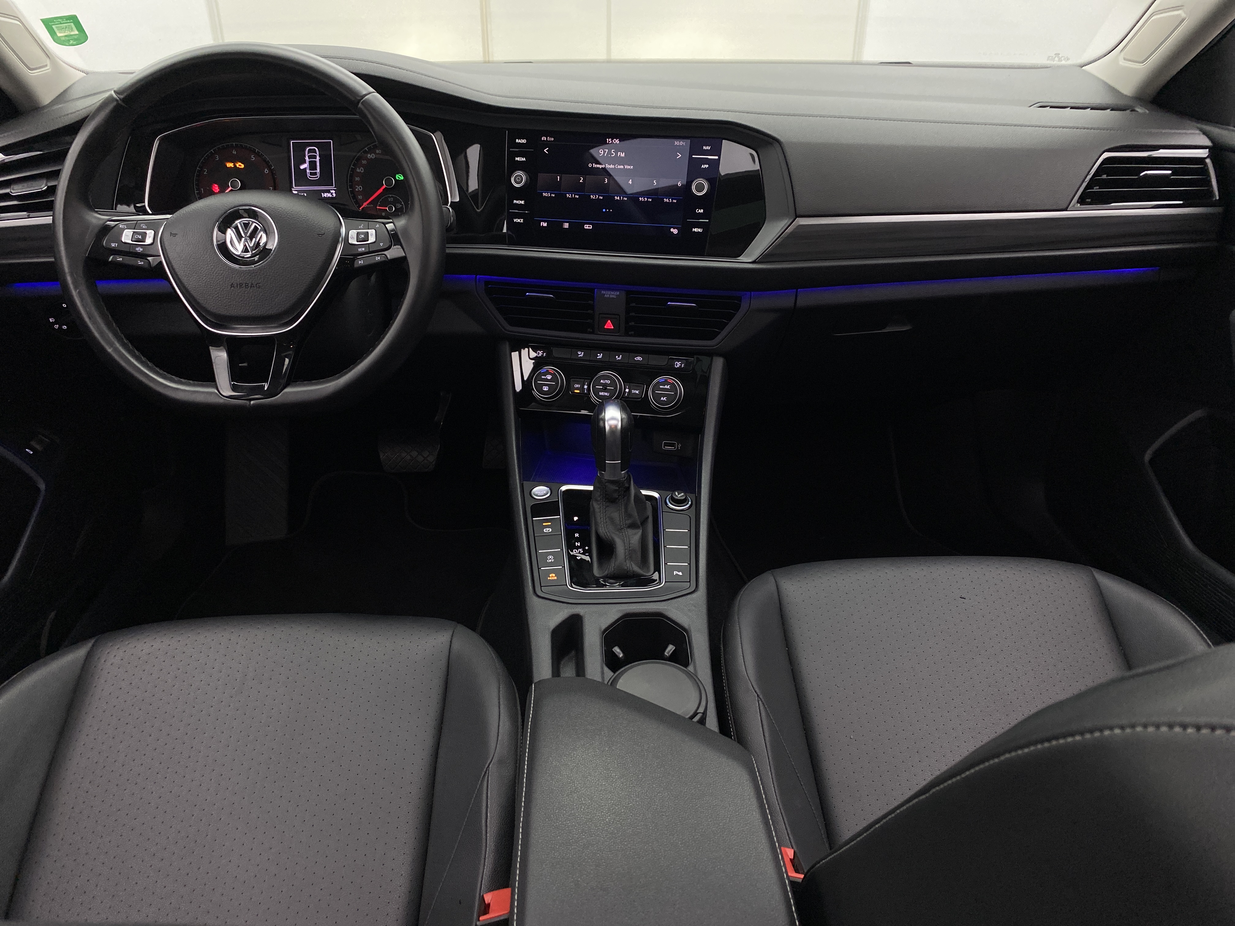 VW - Volkswagen-Jetta-1.4 TSI Comfortline Tiptronic