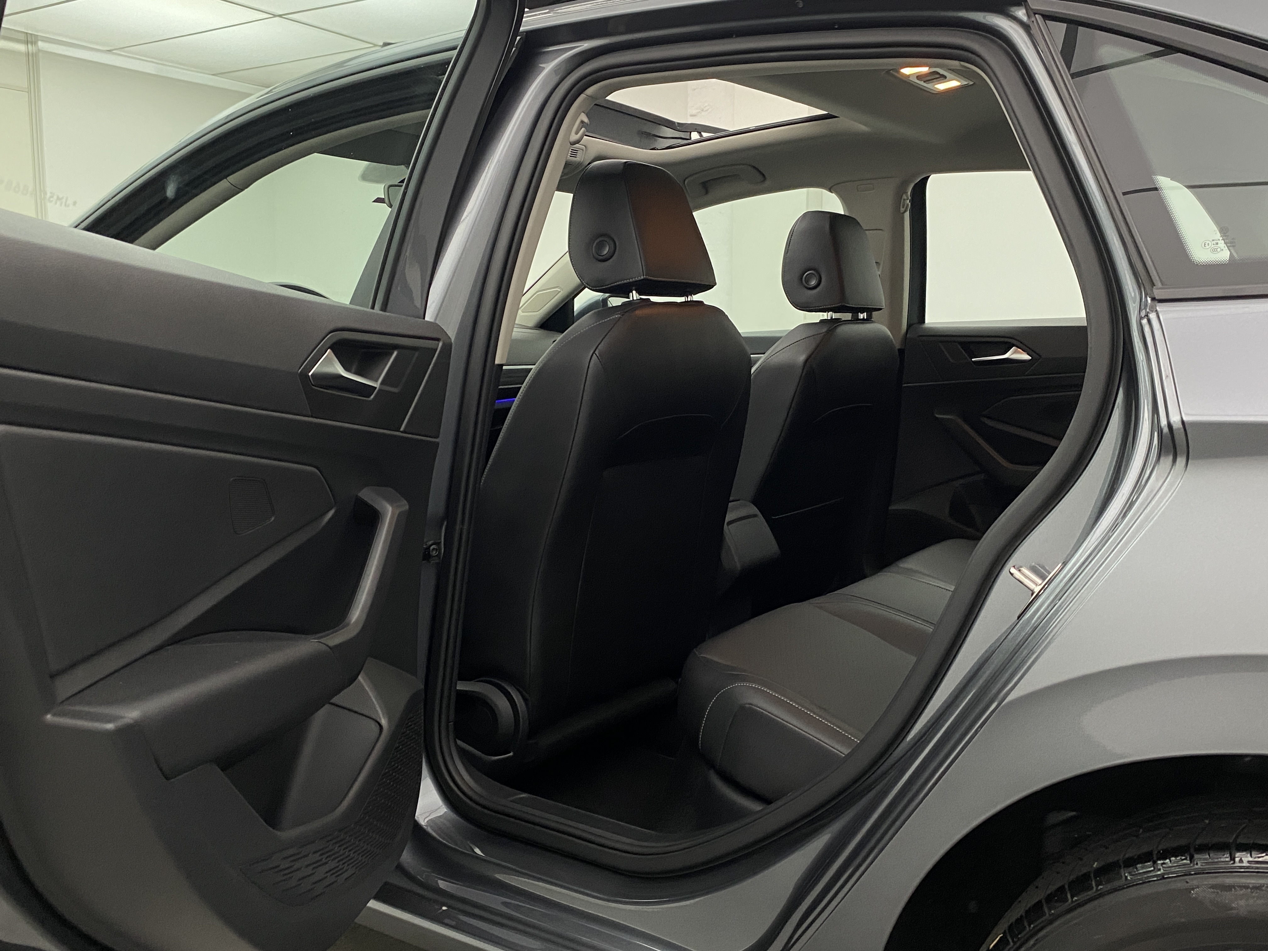 VW - Volkswagen-Jetta-1.4 TSI Comfortline Tiptronic