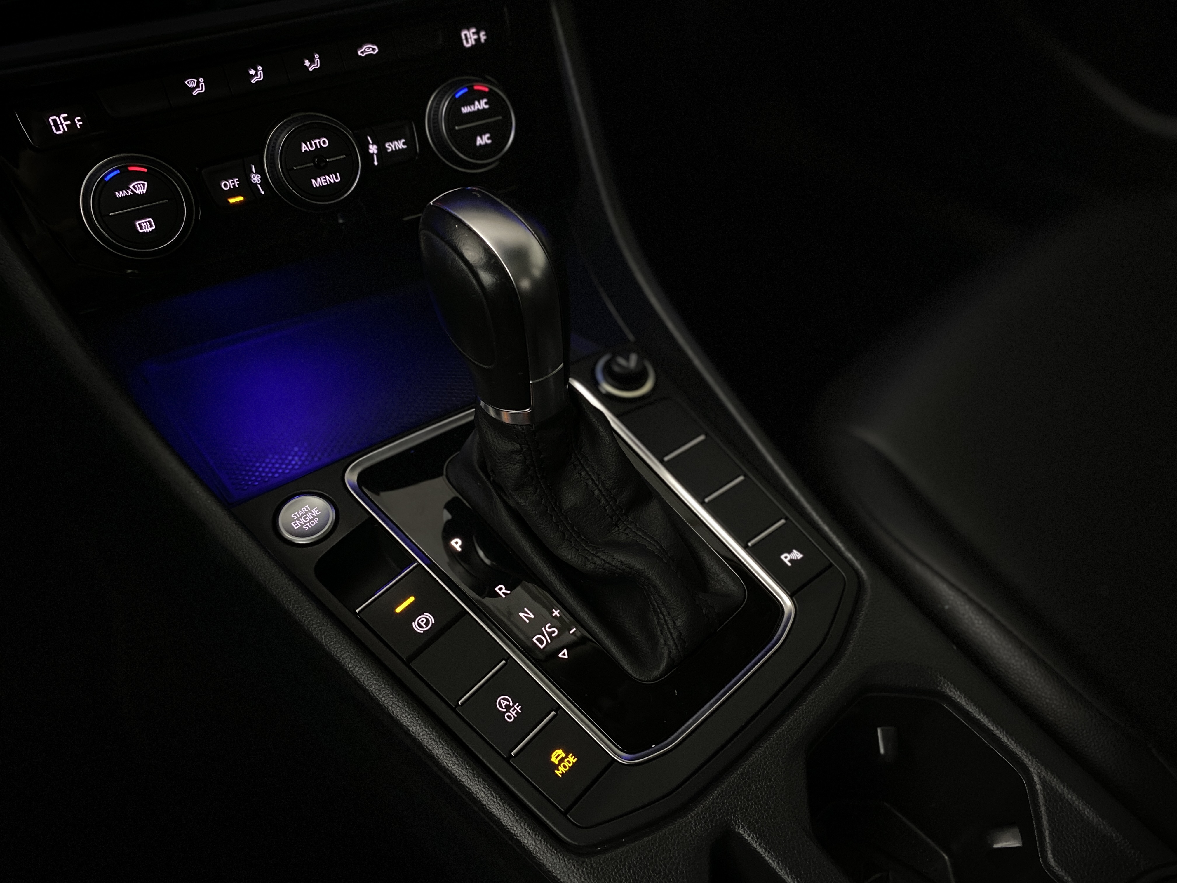 VW - Volkswagen-Jetta-1.4 TSI Comfortline Tiptronic