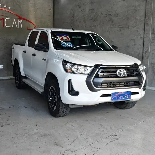 Carro Toyota Hilux Cabine Dupla 2023 STD Power Pack 4x4 2.8 Diesel