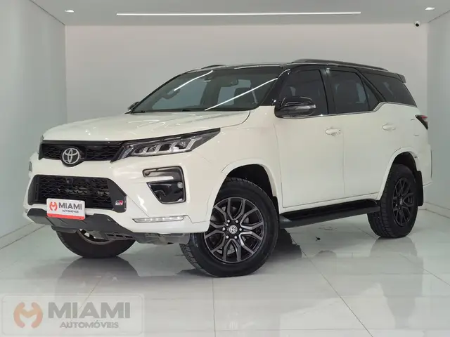 Carro Toyota SW4 2022 GR-S 2.8 AT