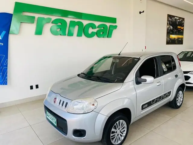 Carro Fiat Uno 2015 Attractive 1.0 8V (Flex) 4p