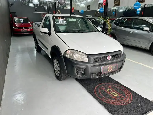 Carro Fiat Strada 2016 Adv. Ext. 1.8 LOCKER Dual.Flex CE