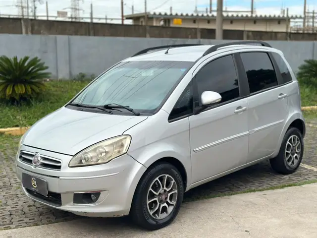 Carro Fiat Idea 2014 Attractive 1.4 8V (Flex)