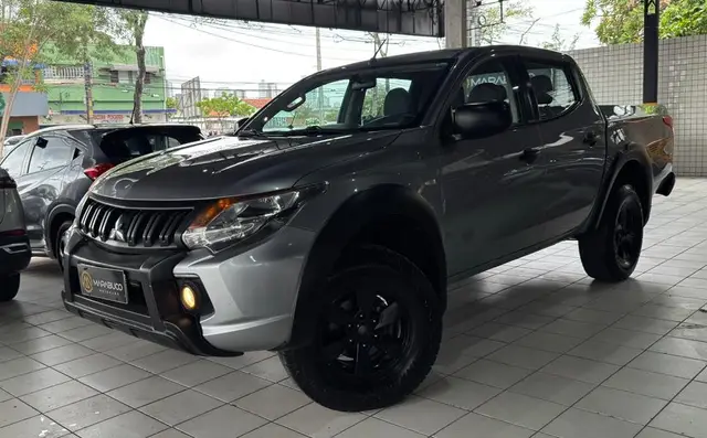 Carro Mitsubishi L200 Triton Outdoor 2023 GLX 2.4 Turbo