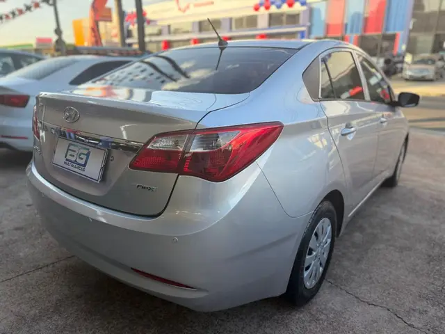Carro Hyundai HB20S 2015 1.0 Comfort Plus (Flex)