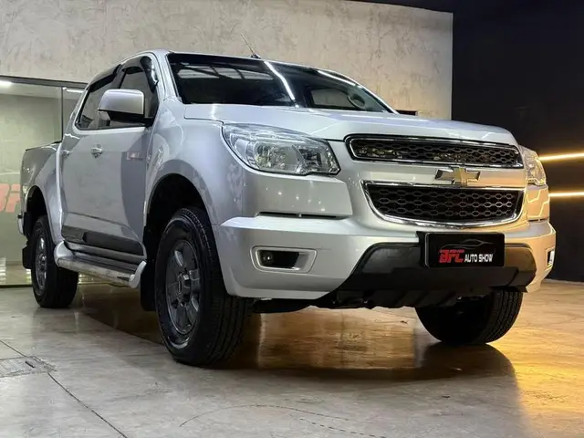 Carro Chevrolet S10 Cabine Dupla 2016 S10 2.4 Advantage (Cabine Dupla)