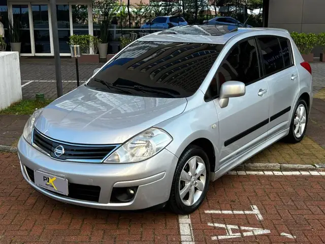 Carro Nissan Tiida 2012 SL 1.8 (flex)