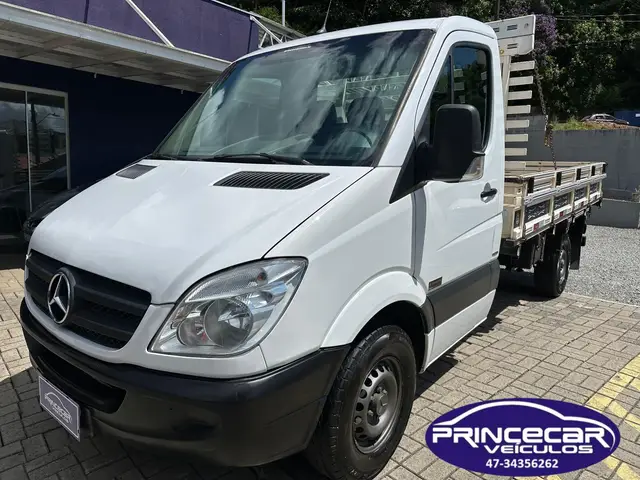 Carro Mercedes-Benz Sprinter 2012 Chassi 311 CDI treet