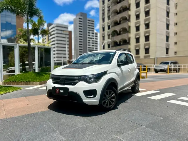 Carro Fiat Mobi 2024 Trekking 1.0