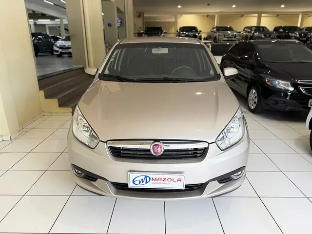 Carro Fiat Grand Siena 2015 Tetrafuel 1.4 8V