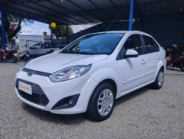 Carro Ford Fiesta Sedan 2014 SE 1.6 Rocam (Flex)