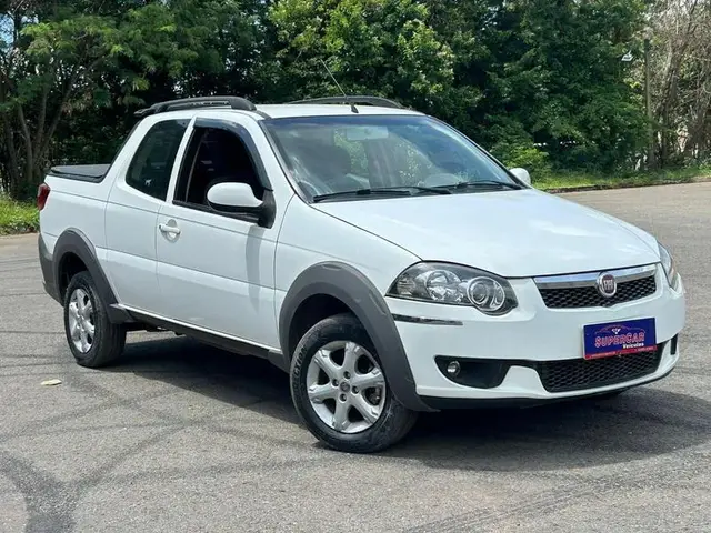 Carro Fiat Strada 2015 Trekking 1.6 16V (Flex) (Cabine Dupla)