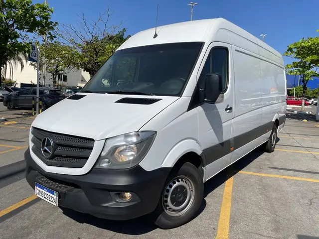 Carro Mercedes-Benz Sprinter 2018 Furgão 415 CDI Teto Alto 10,5m