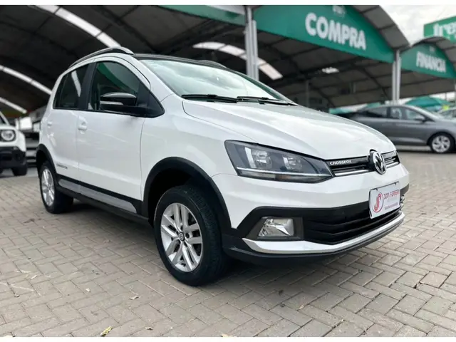 Carro Volkswagen CrossFox 2015 1.6 16v MSI I-Motion (Flex)