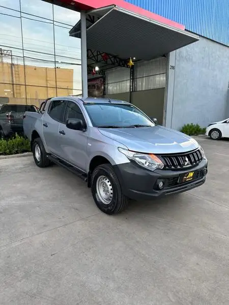 Carro Mitsubishi L200 2022 Triton GL 2.4