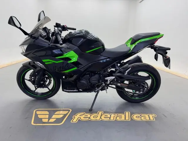 Moto Kawasaki Ninja 2020 400