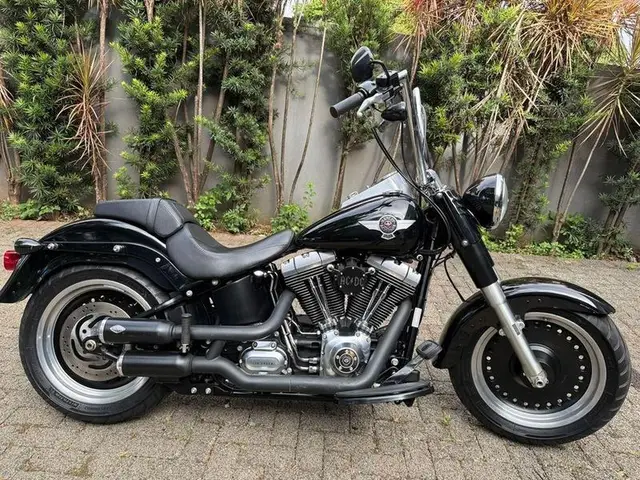 Moto Harley-Davidson Fat Boy FLSTF 2013 FAT BOY LOW/ SPECIAL FLSTFB