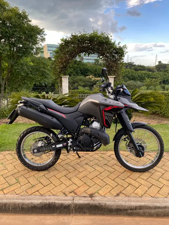 Moto Yamaha XTZ 250 Lander 2025 Connected