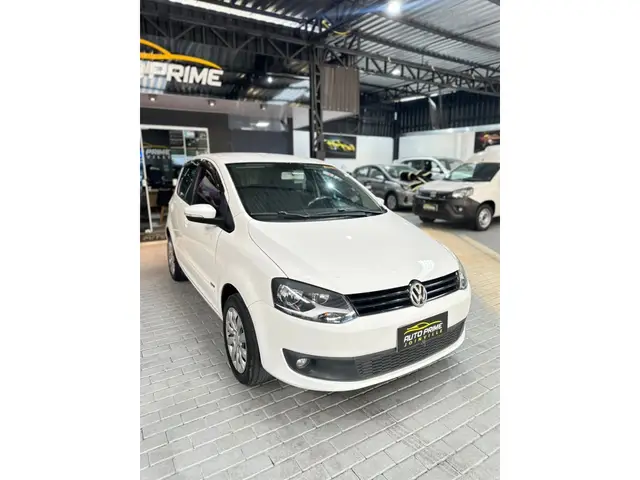 Carro Volkswagen Fox 2013 1.0 VHT (Flex) 4p