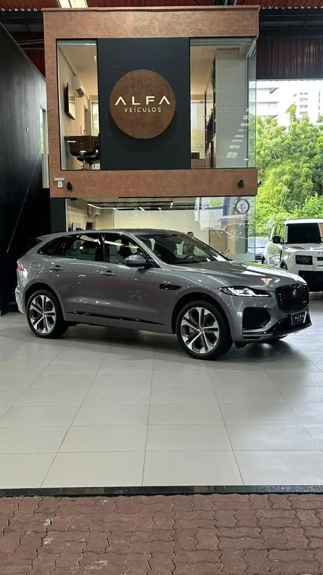 Carro Jaguar F-Pace 2021 3.0 R-Dynamic SE AWD 340cv Aut.