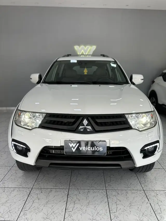 Carro Mitsubishi Pajero 2016 3.2 DI-D HPE 4WD (Aut)