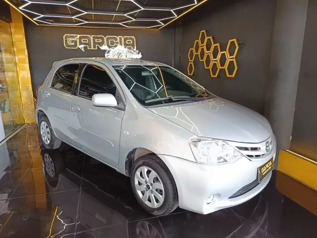 Carro Toyota Etios 2013 XS 1.3 (Flex)