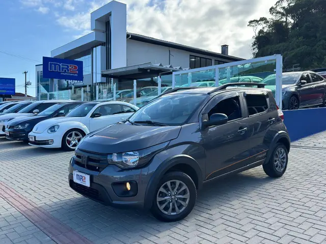 Carro Fiat Mobi 2025 Trekking 1.0