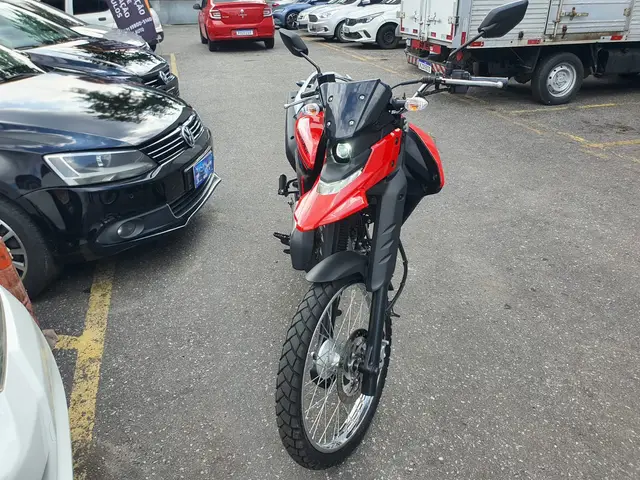Moto Yamaha XTZ 250 Lander 2025 Connected