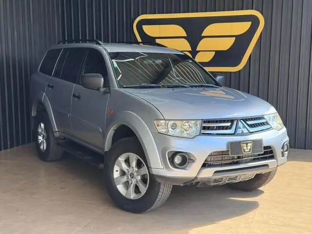 Carro Mitsubishi Pajero 2016 3.2 DI-D 4WD (Aut)