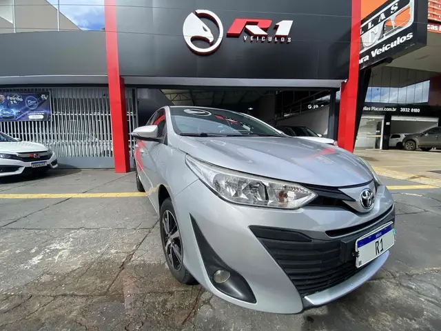 Carro Toyota Yaris Sedan 2019 1.5 XL (Flex)