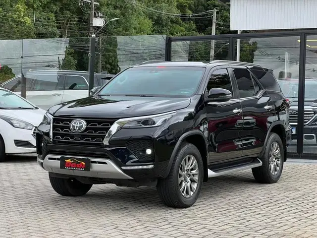 Carro Toyota SW4 2021 SRX 2.8 turbodiesel 7L 4x4 (Aut)