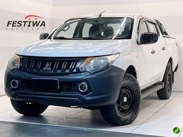 Carro Mitsubishi L200 Triton Outdoor 2021 GLX 2.4 Turbo Manual 4x4