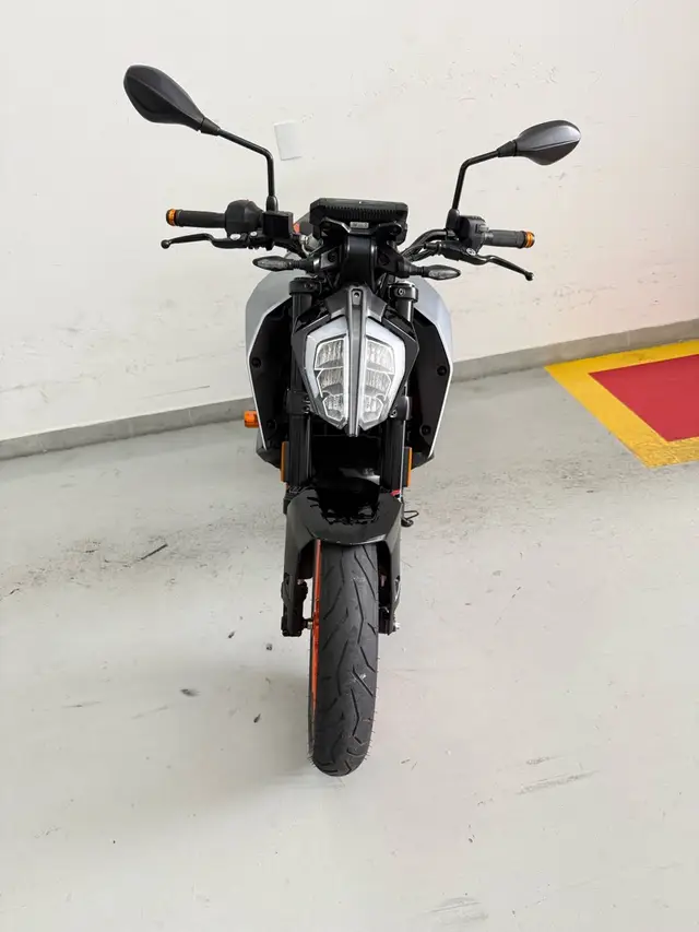 Moto KTM Duke 390 2023 390