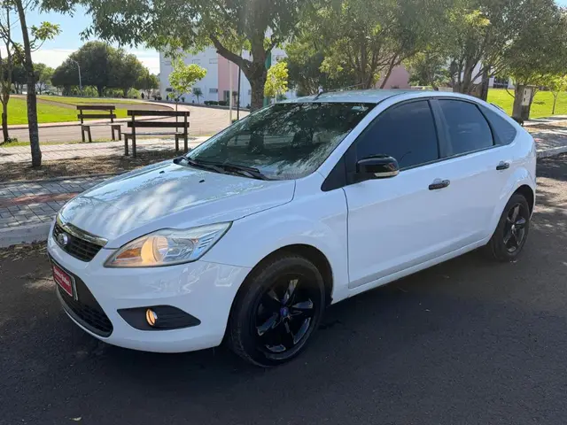 Carro Ford Focus Hatch 2012 2.0 16V Flex