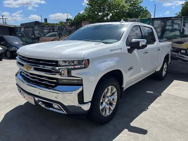 Carro Chevrolet Silverado 2022 2500HD LTZ