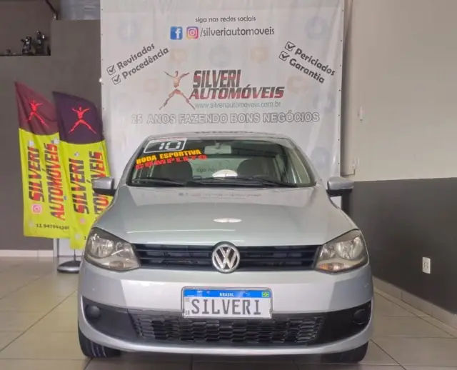 Carro Volkswagen Fox 2010 1.0 8V (Flex) 4p