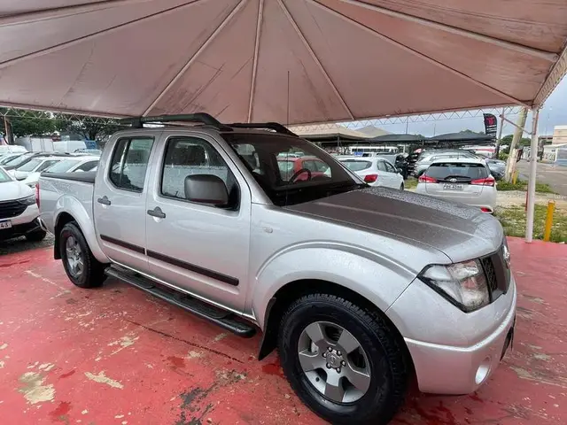 Carro Nissan Frontier 2010 XE 4x2 2.5 16V (cab. dupla)
