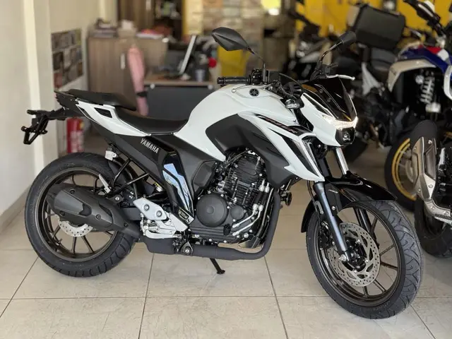 Moto Yamaha Fazer FZ25 2026 Connected