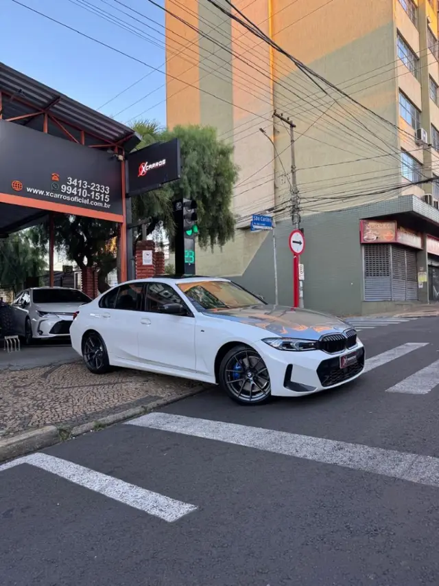 Carro BMW 320i 2025 M Sport 10th Anniversary Edition