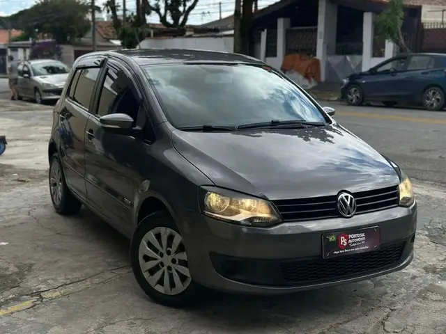 Carro Volkswagen Fox 2013 1.0 TEC (Flex) 2p